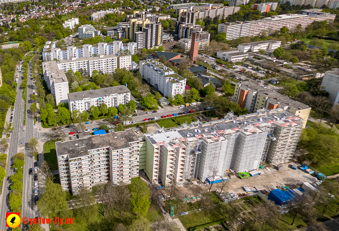04.05.2023 - Luftbilder von der Fassadensanierung an der Kurt-Eisner-Straße in Neuperlach